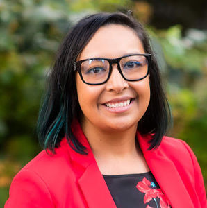 Meet your Posher, Alexia